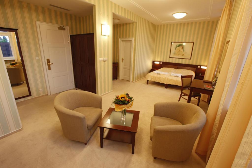 Hotel Sandor Pavillon Piest'any Chambre photo
